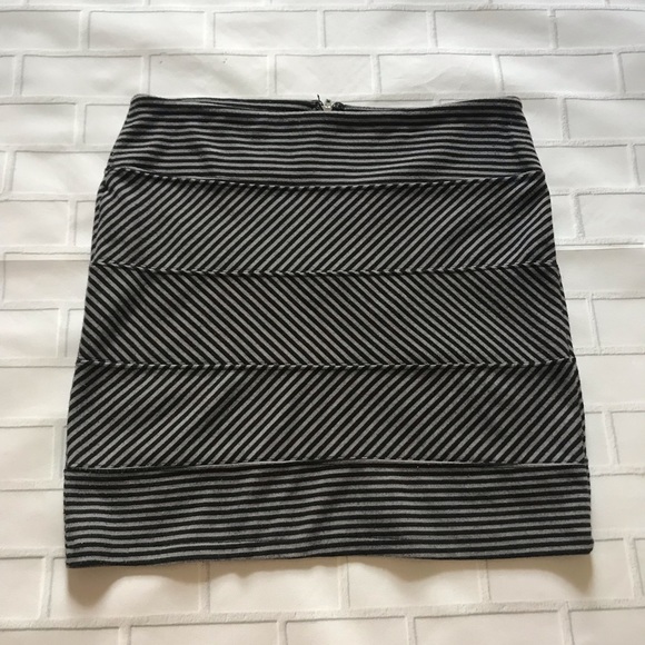 Nollie Dresses & Skirts - Gray Nollie bodycon Skirt with back zipper